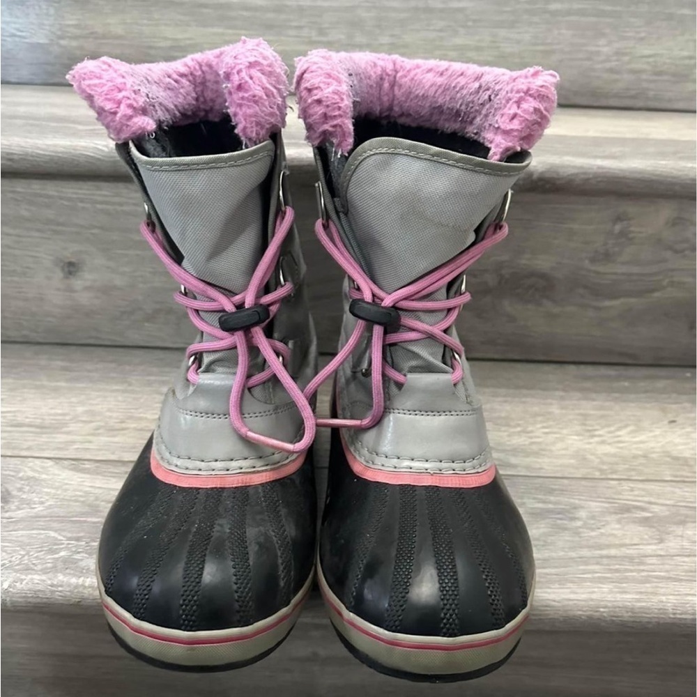 Sorel women’s size 6 winter boots - Picture 2 of 2